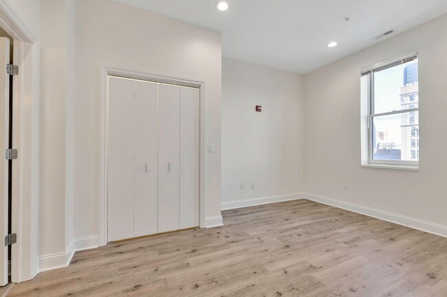 Foto del edificio - 251 Main St