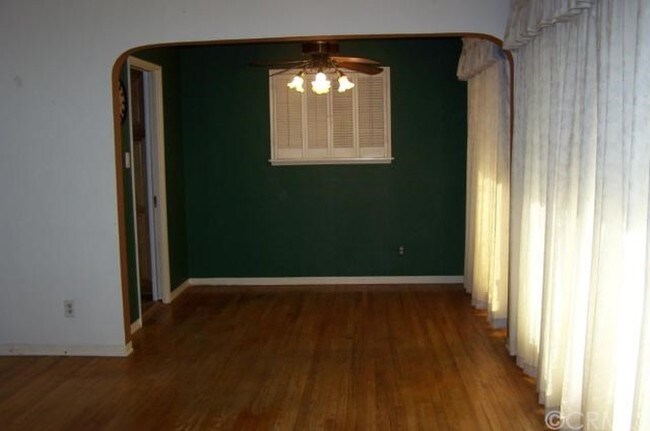 Building Photo - 245 N Magnolia Ave