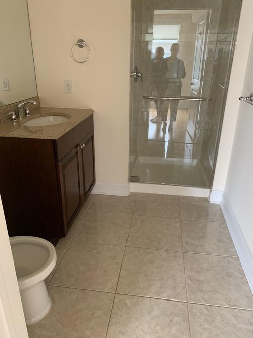 Building Photo - 33 River Rd