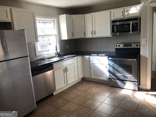 Building Photo - 145 Appleby Dr