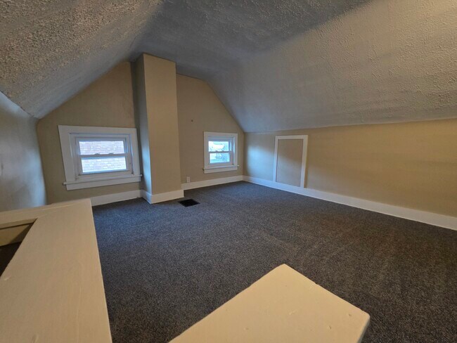 Foto del edificio - 423 Cypress Ave