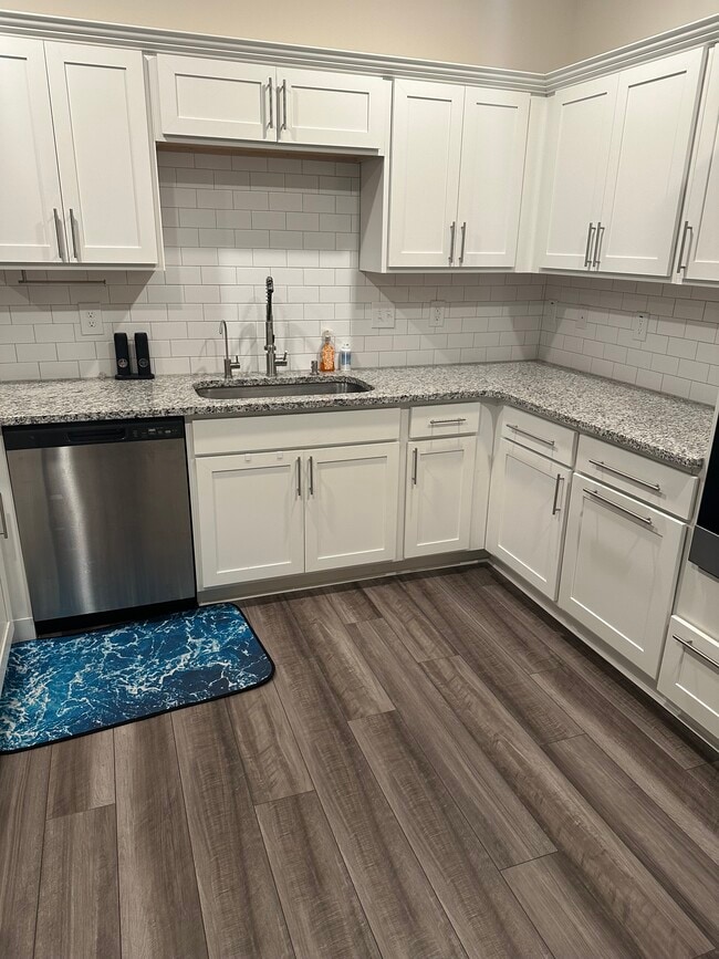 Foto del edificio - 2064 Glen Crossing Dr