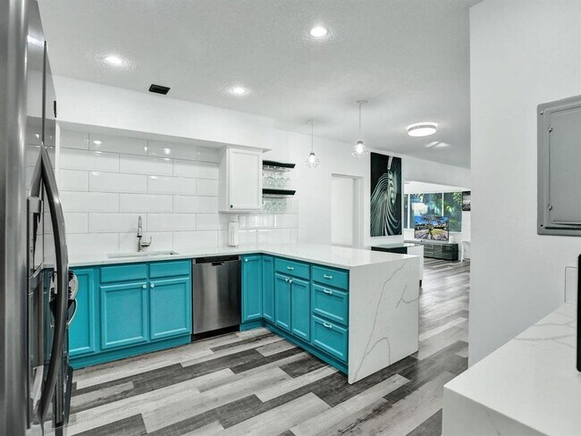 Foto del edificio - 708 NE 24th Ave