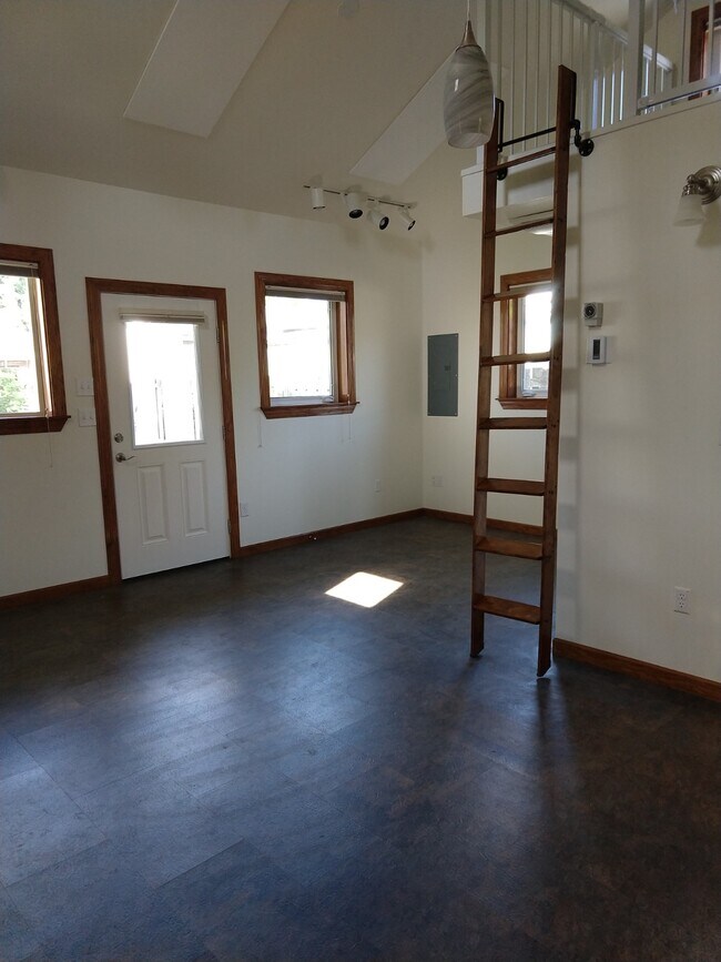 Foto del edificio - 1609b NE 117th St