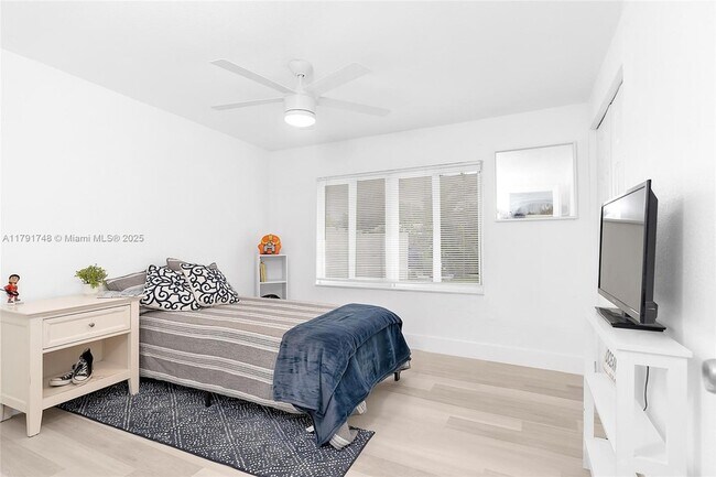 Foto del edificio - 3413 SW 12th Ct