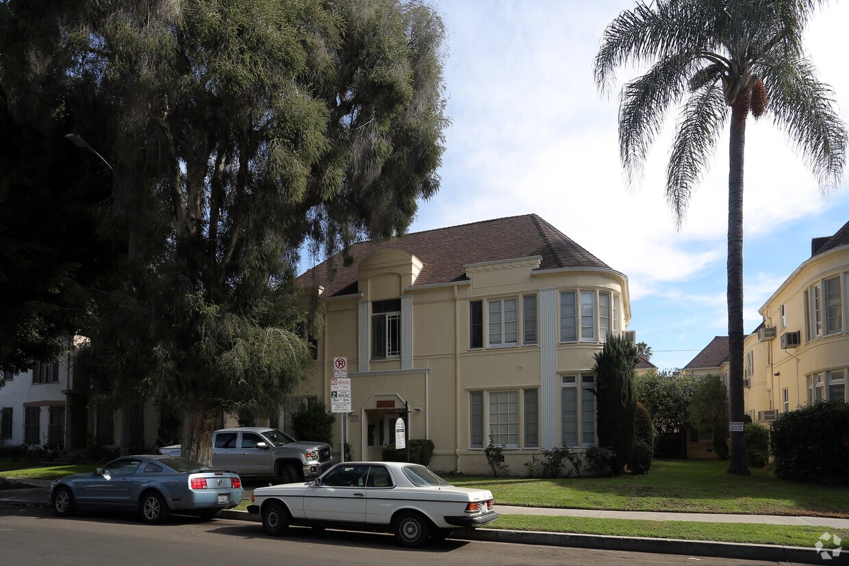 632 S Cloverdale Ave, Los Angeles, CA 90036 Apartments in Los Angeles