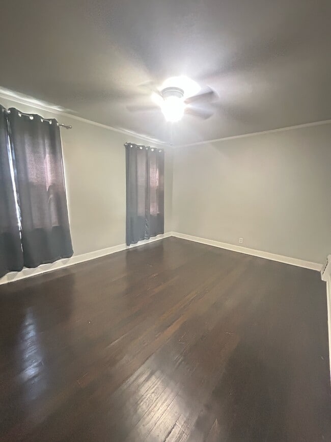 Foto del edificio - 8825 S Kenwood Ave