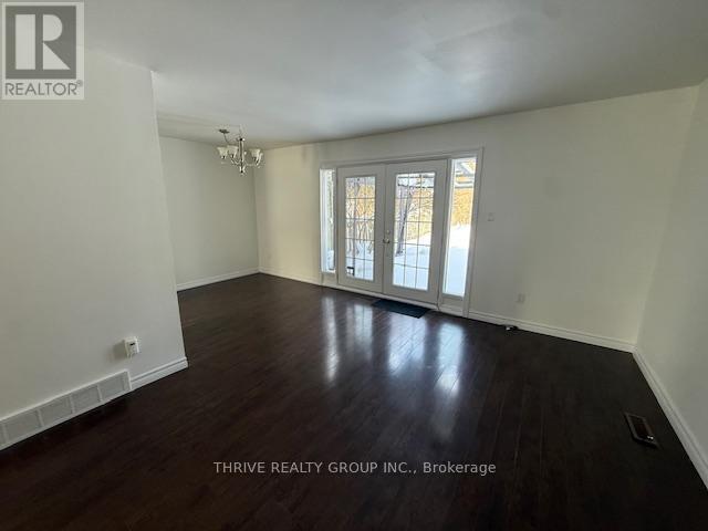 Building Photo - 66 Vincent Crescent