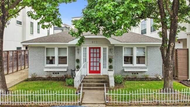Building Photo - 511 W Polk St