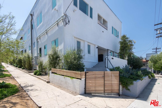 Building Photo - 3700 W Sunset Blvd