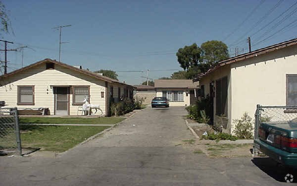 Primary Photo - 7121-7129 San Mateo St