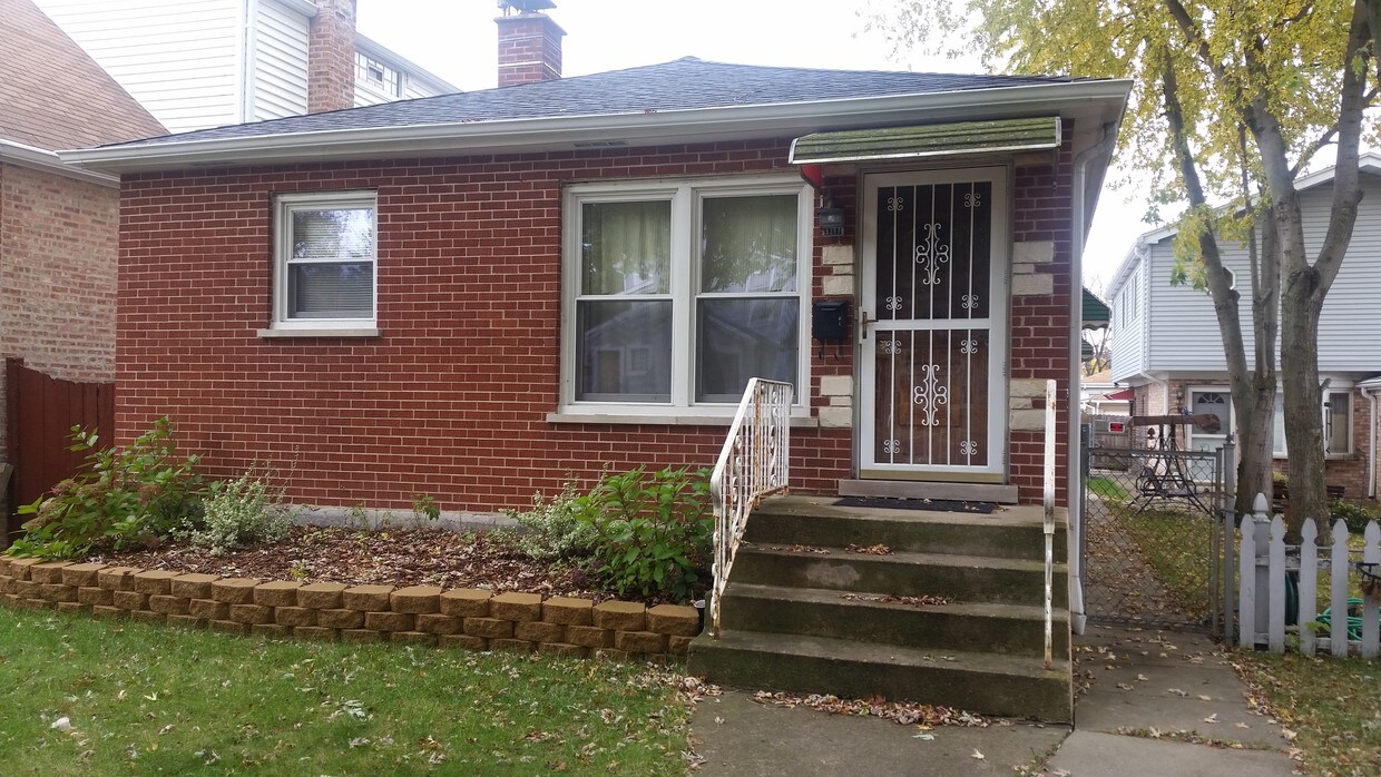 Vista a la calle - 5367 N Normandy Ave