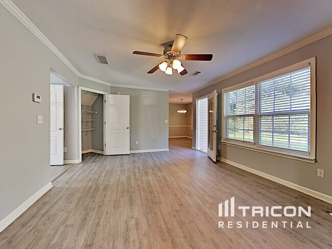 Building Photo - 3653 White Pine Rd