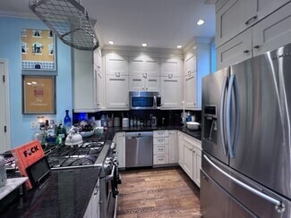 Building Photo - 2 Sylvan Ct