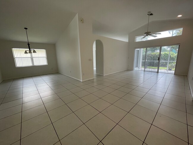Building Photo - 22875 Barrister Dr