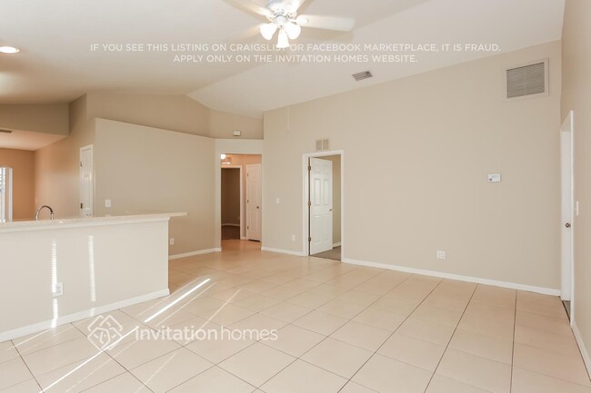 Building Photo - 10353 Lakeside Vista Dr