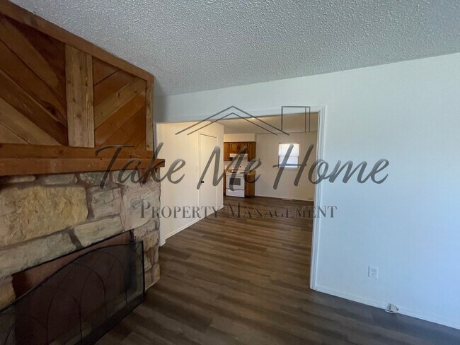 Building Photo - IDEAL LOCATION! 3-Bed, 2-Bath Home with 2-Car Garage in Kickapoo School District!