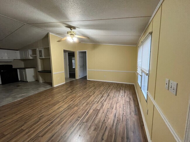 Foto del edificio - 3 Bedrooms, 2 Bathrooms - Mobile Home in West Rome!