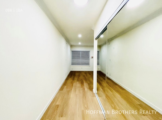 Building Photo - 1832 Bundy Dr