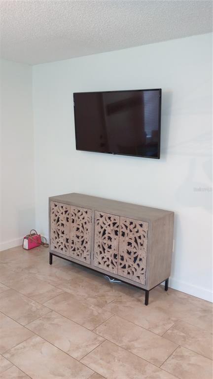 Building Photo - 4215 E Bay Dr