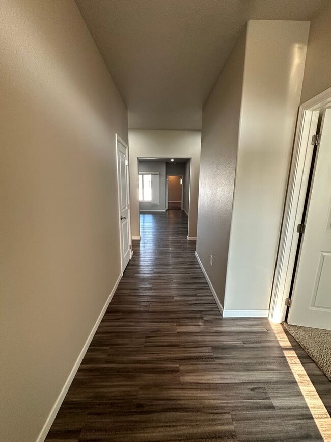 Foto del edificio - 3 Bedroom Townhouse!