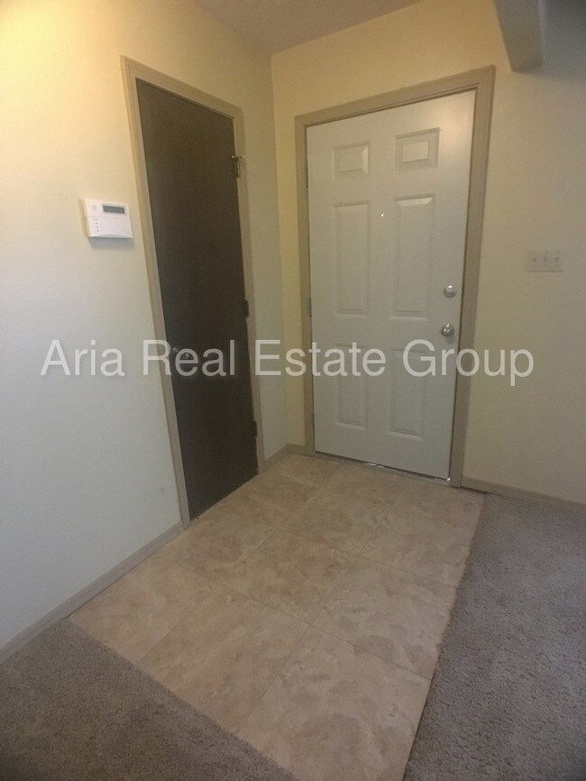 Building Photo - 2309 Lindenwood Ln