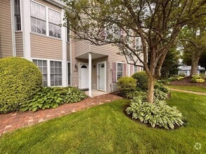 Building Photo - 854 Verona Dr