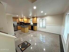 Building Photo - 354 Via Colinas