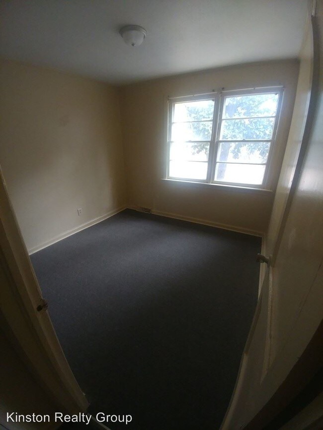 Building Photo - 3 br, 1 bath House - 505 E. Highland Ave