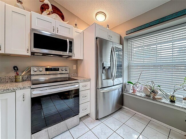 Building Photo - 3911 La Costa Ln