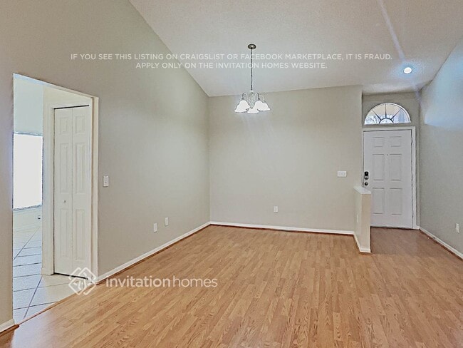 Building Photo - 27347 Breakers Dr
