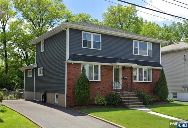 Photo - 106 Rochelle Pkwy House