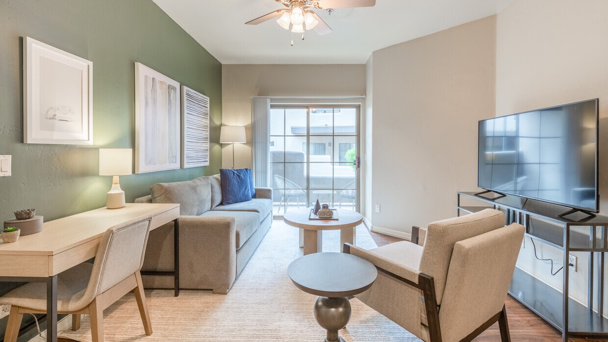 Foto principal - 9259 E Raintree Dr