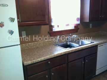 Building Photo - 107 S Kalmia Ave