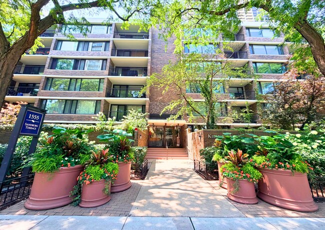Foto del edificio - 1555 N Sandburg Terrace