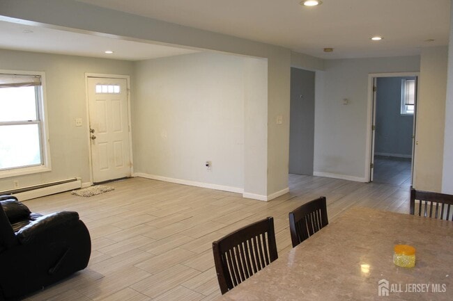 Building Photo - 899 Green St