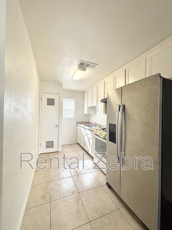Foto del edificio - 112 E 12th St