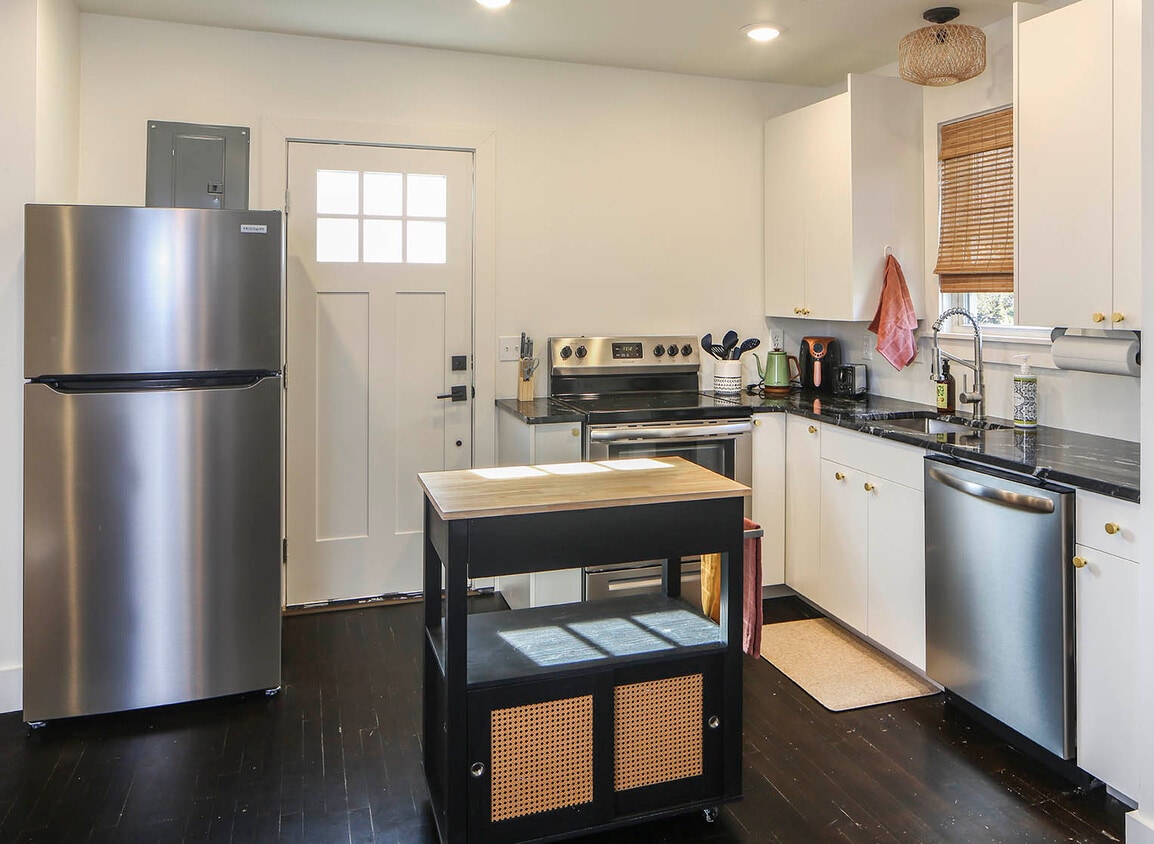 Foto principal - 1104 Matthews Pl