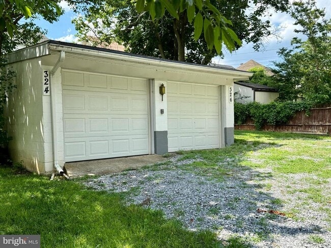 Building Photo - 324 Pangborn Blvd