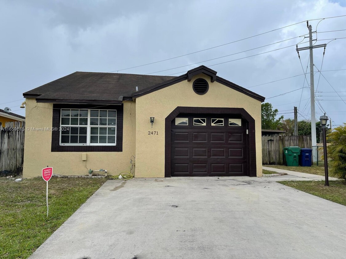 Primary Photo - 2471 SW 85th Terrace