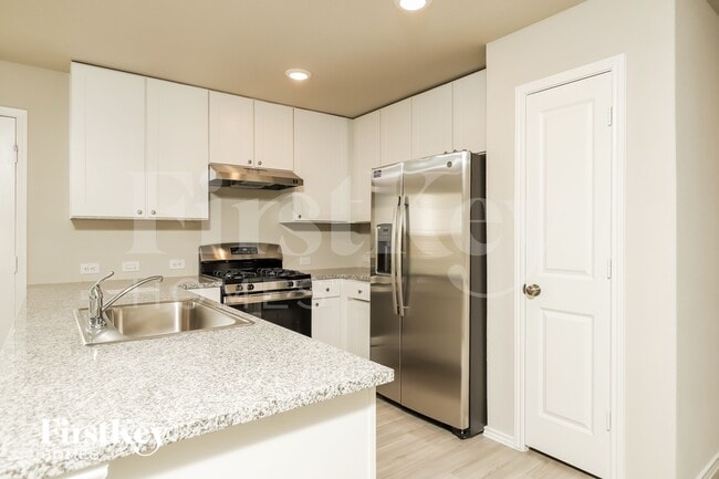 Foto del edificio - 14919 Watson Mill