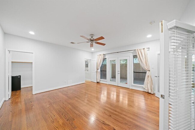 Foto del edificio - 2406 Dorrington St