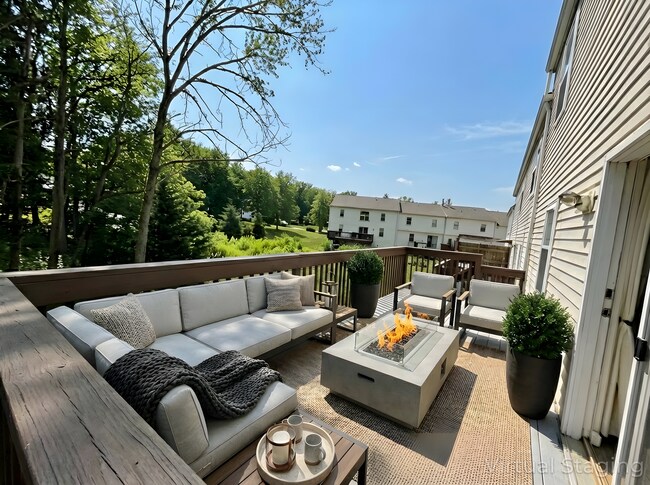 Foto del edificio - 3bed/3.5bath Townhouse in Walden Woods