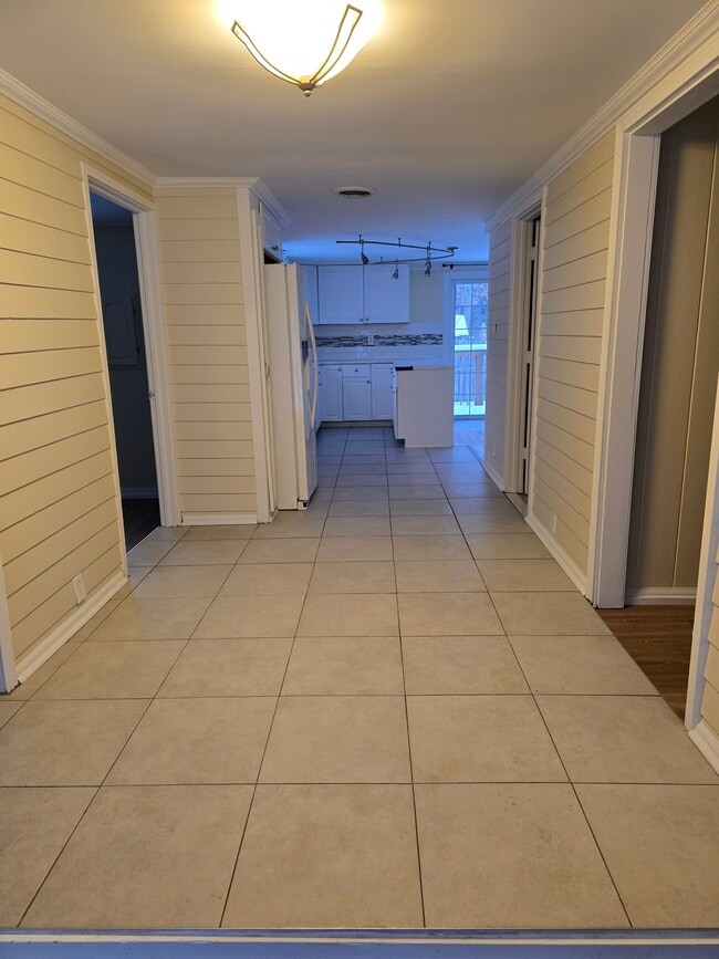 Building Photo - 4435 Clifford Rd