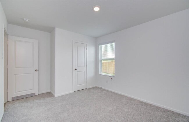 Building Photo - 5005 Gallant St