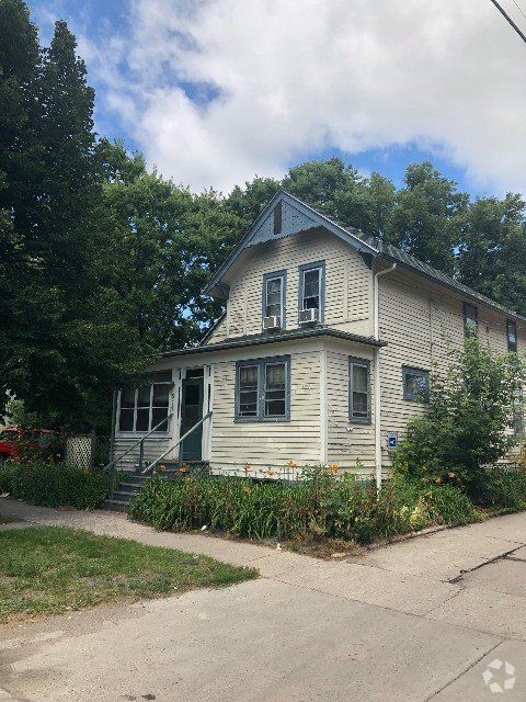 Building Photo - 815 2nd Ave S