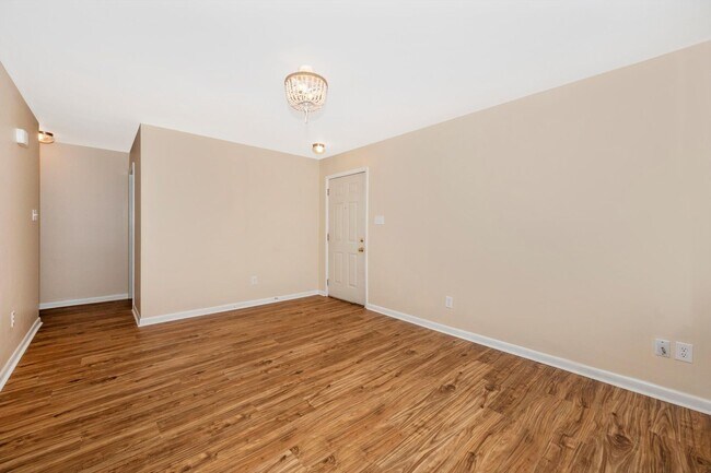 Foto del edificio - Apartment w/Parking