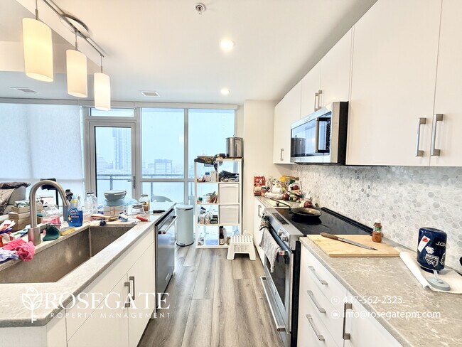 Photo du bâtiment - Spacious 2-Bedroom Condo with Balcony & Parking – Kitchener