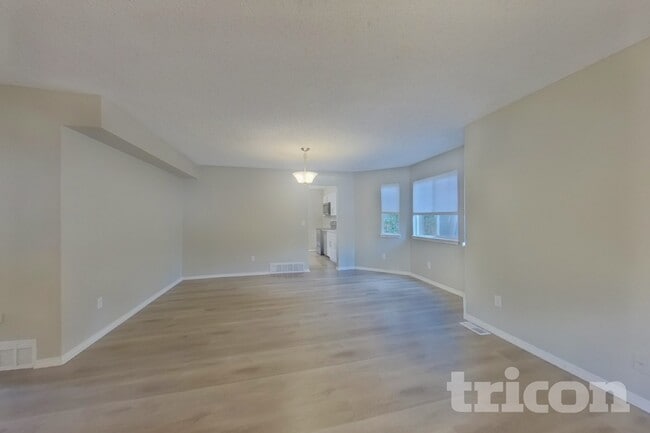 Building Photo - 6455 Montarbor Dr