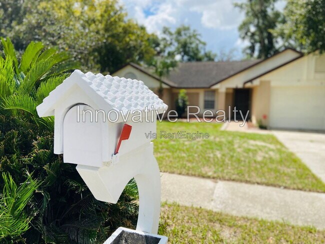 Building Photo - 6400 Lake Horseshoe Dr